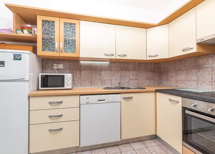 Family Friendly With A Swimming Pool Punat, Krk - 13153 公寓 普纳特