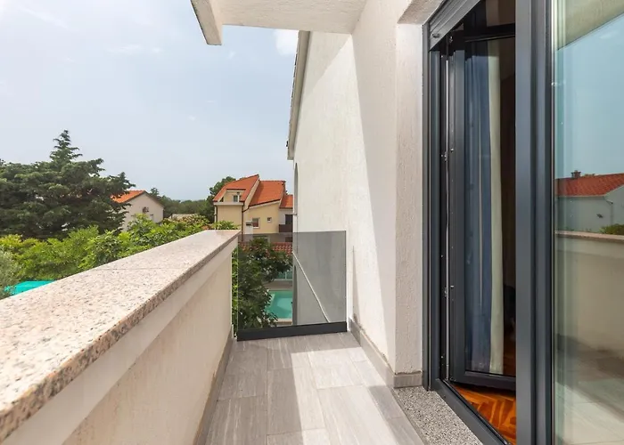 Apartment Family Friendly With A Swimming Pool Punat, Krk - 13153 *