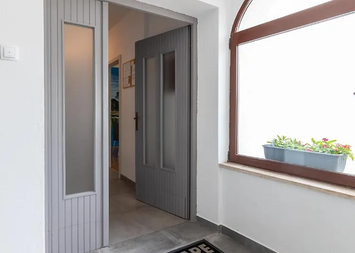 Family Friendly With A Swimming Pool Punat, Krk - 13153 公寓 *