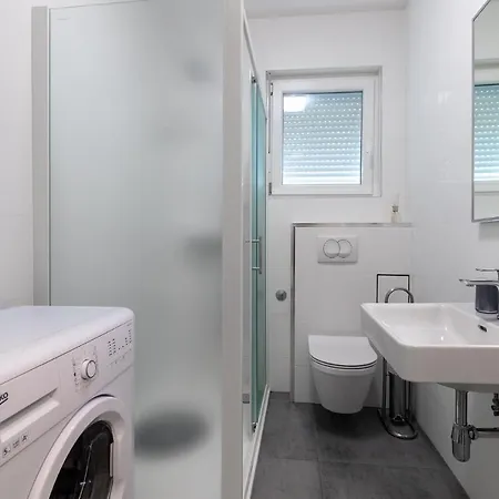 Family Friendly With A Swimming Pool Punat, Krk - 13153 公寓