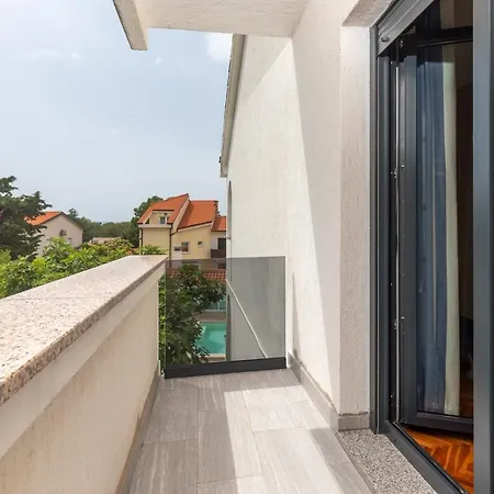 Apartment Family Friendly With A Swimming Pool Punat, Krk - 13153 *