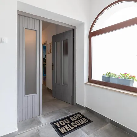 Family Friendly With A Swimming Pool Punat, Krk - 13153 公寓 *