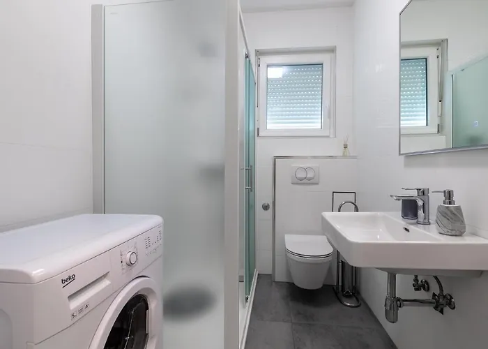 Family Friendly With A Swimming Pool Punat, Krk - 13153 דירה